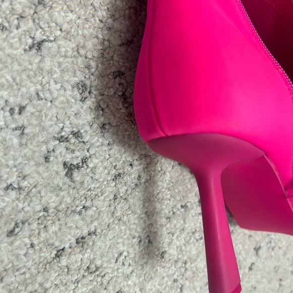 Steve Madden NEW 6.5 “Vakay” Pink Heeled socked Boots Stiletto Minimalist Design - Picture 8 of 16
